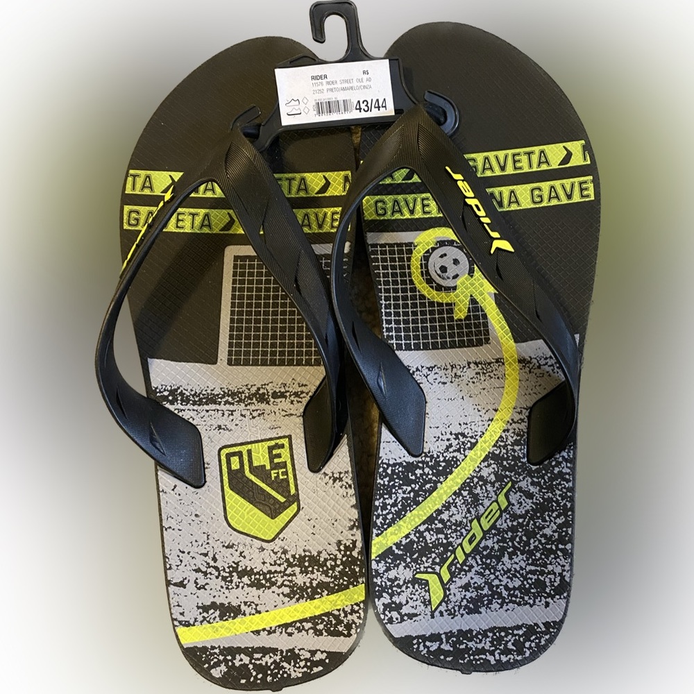 NWT Grendene Rider Men’s Sandals - 12 USA - New with tags